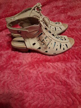Earth Brand Kristen Shoes Size 8 Leather Open Toe Heels